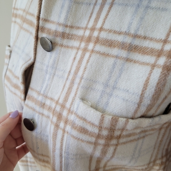 Plaid button up long Shacket jacket - Picture 6 of 9